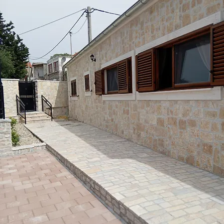 Ika Villa Rastevic