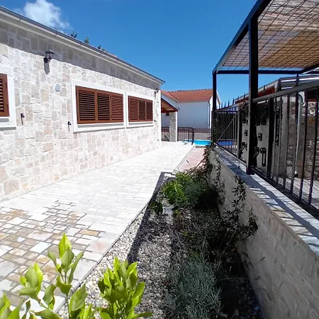 Villa Ika